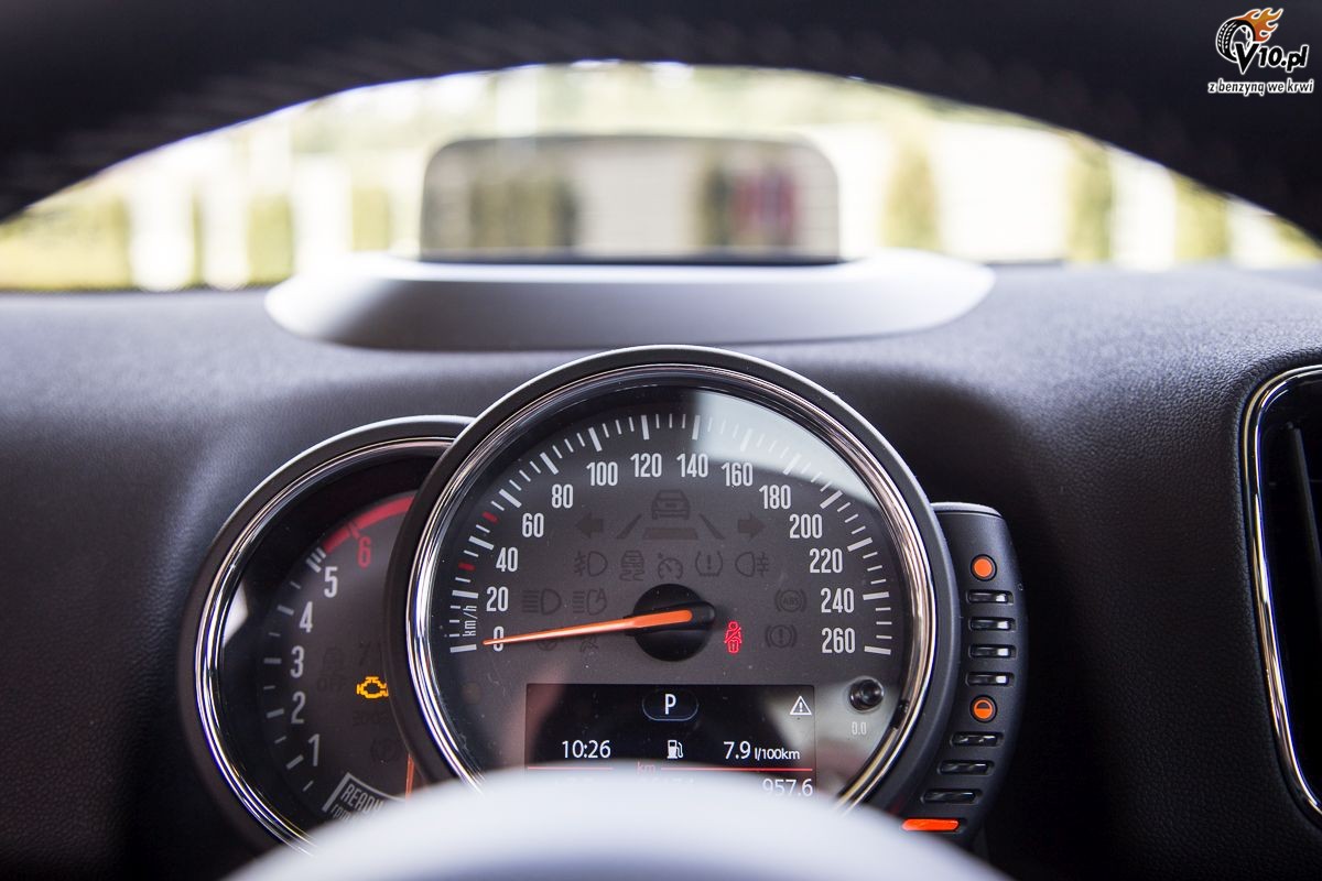 Audi Q2 2.0 TDI vs Mini Countryman Cooper D - porwnanie