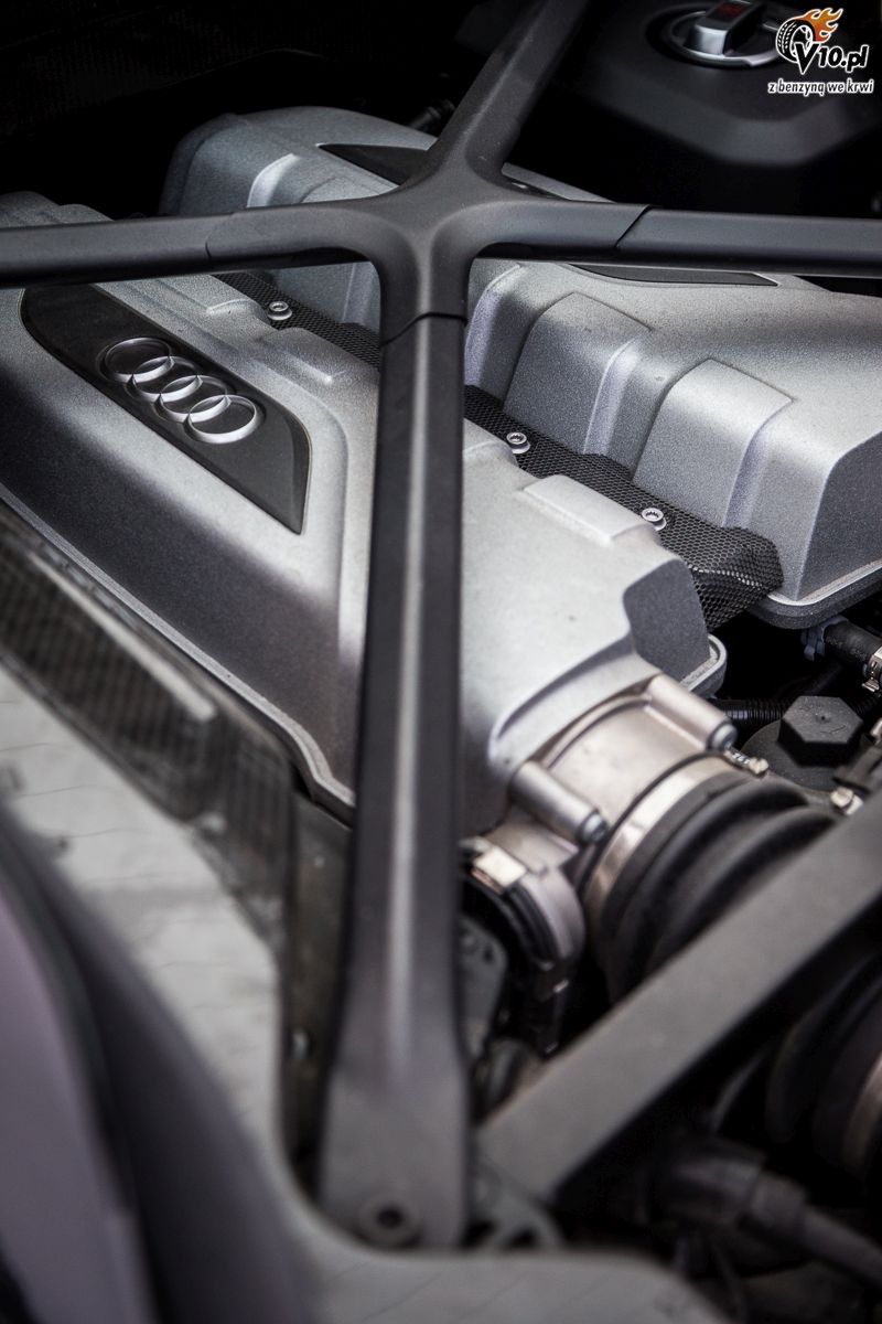 Audi R8 V10 Plus - test