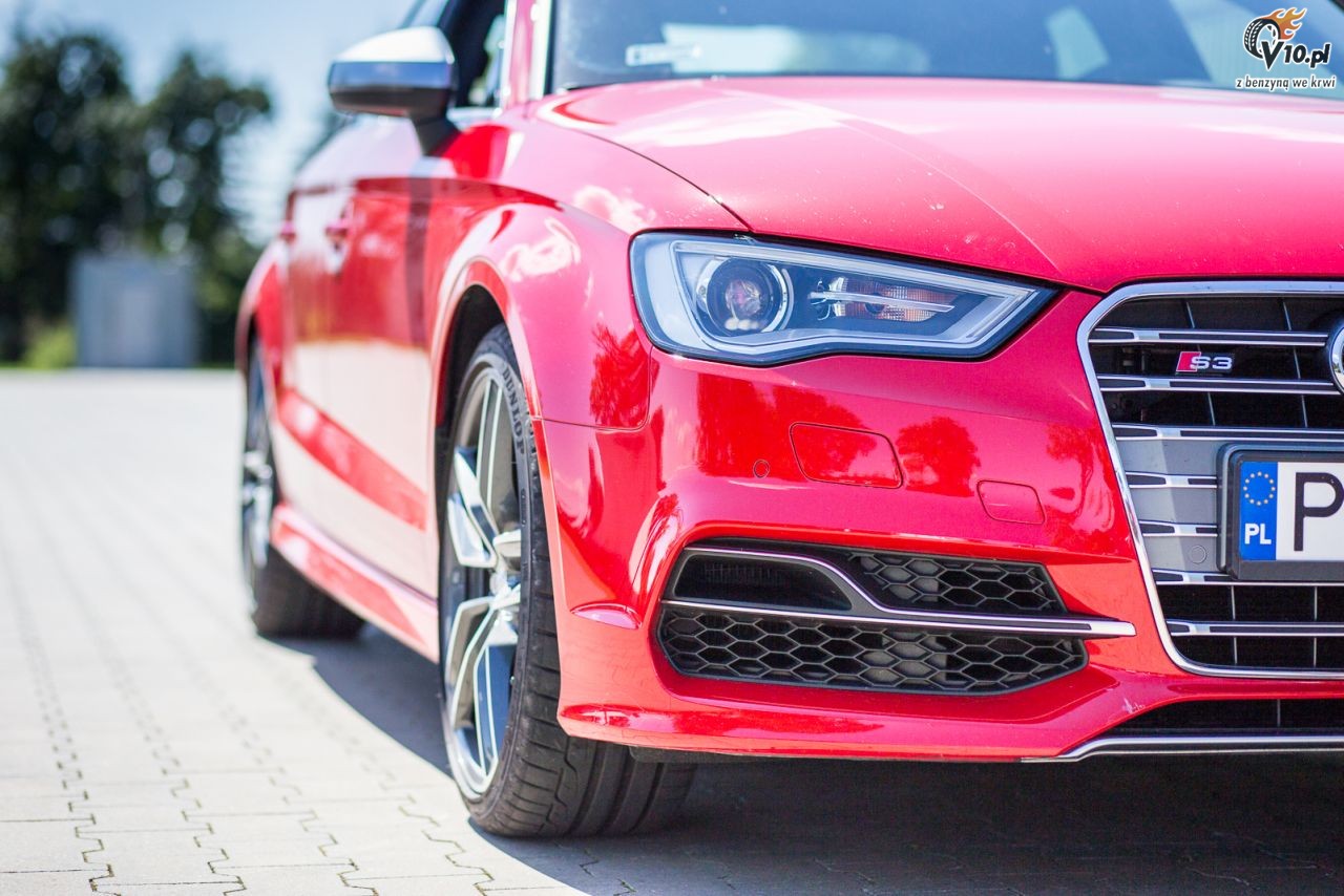 Audi S3 Limousine vs Subaru WRX STI  - test