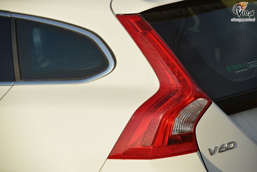 BMW 320d vs. Volvo V60 D4 -  test
