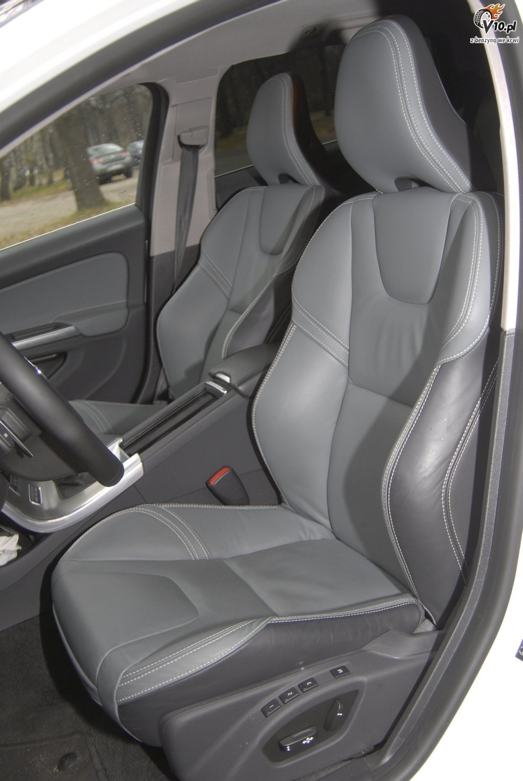 BMW 320d vs. Volvo V60 D4 -  test