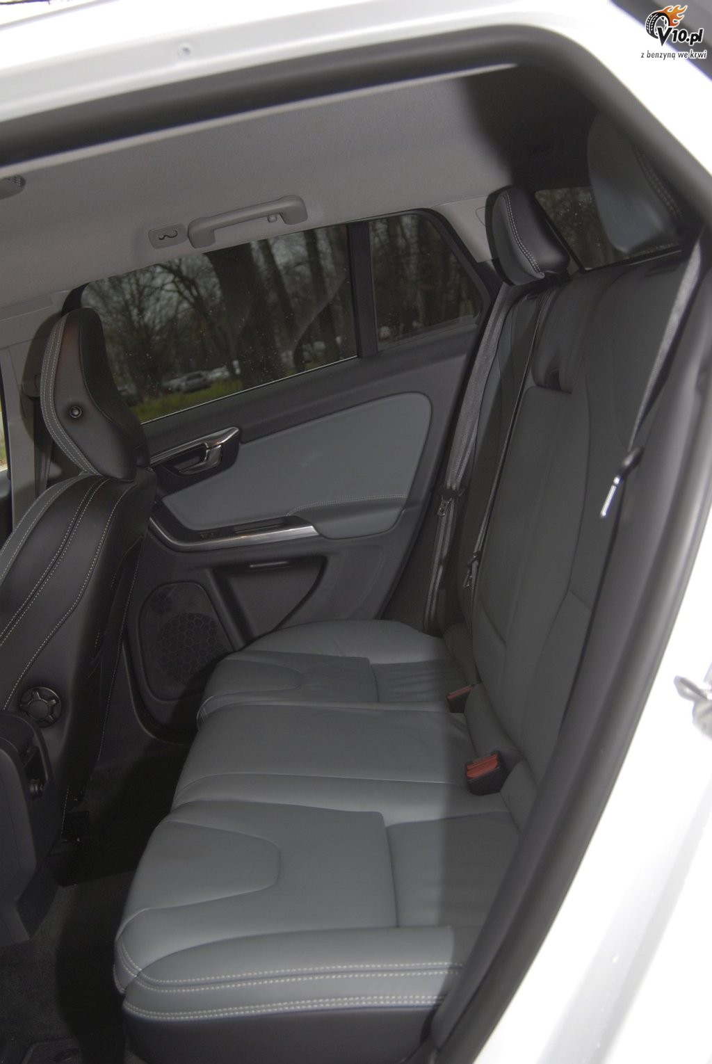 BMW 320d vs. Volvo V60 D4 -  test