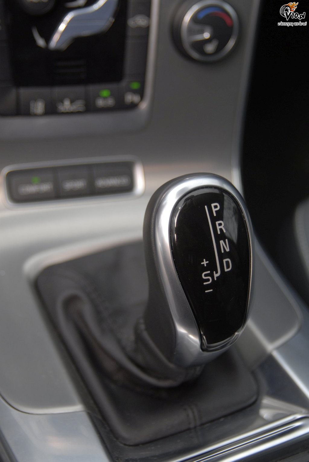 BMW 320d vs. Volvo V60 D4 -  test