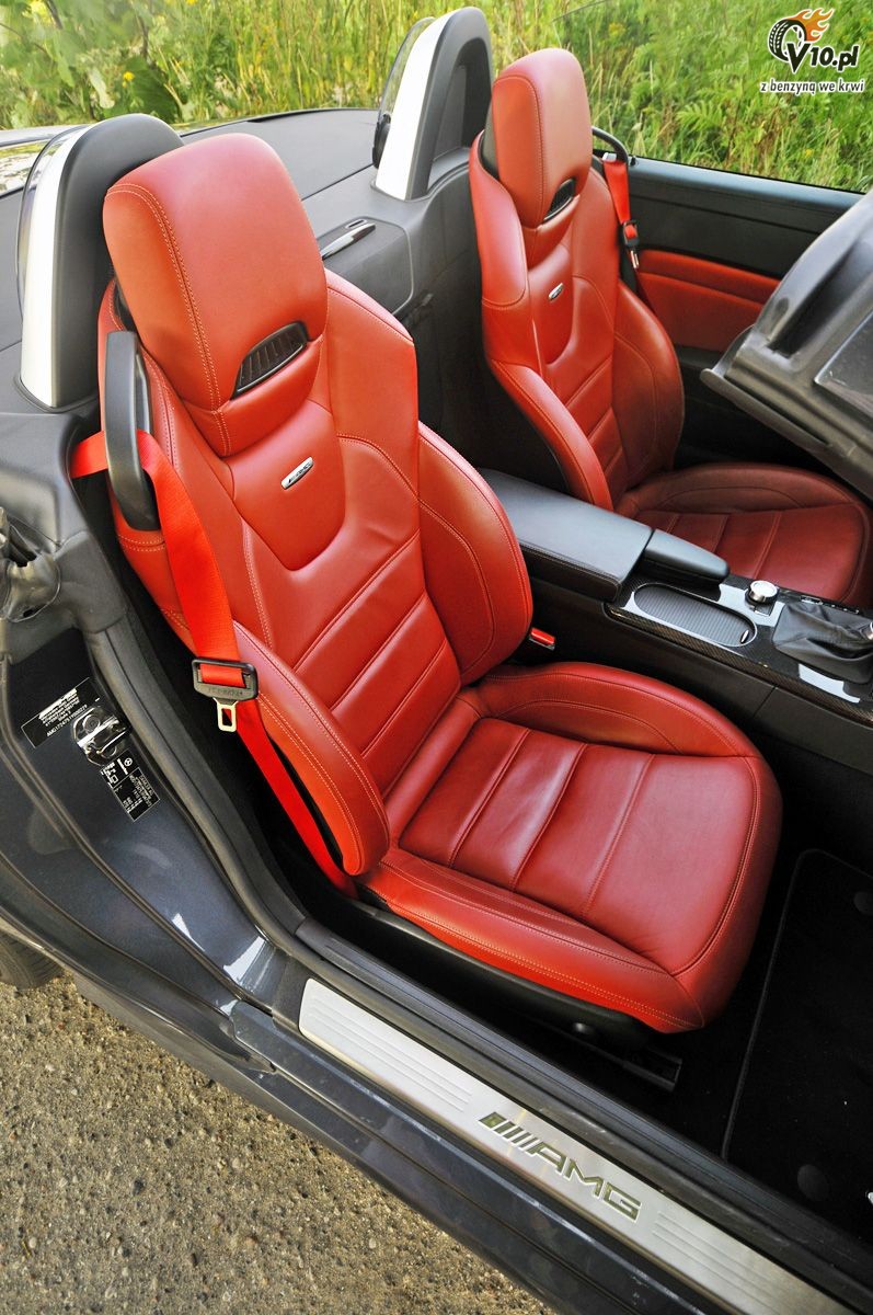 Ferrari California vs Mercedes-Benz SLK 55 AMG
