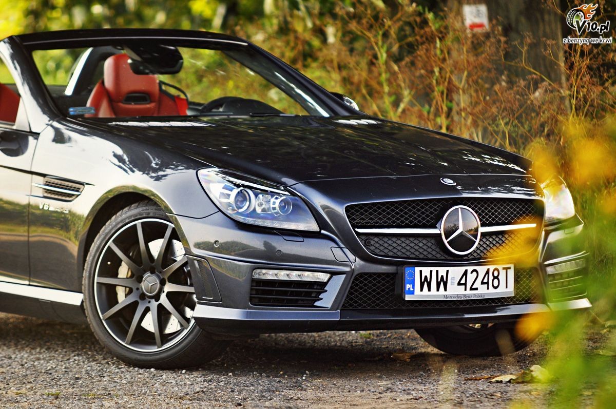 Ferrari California vs Mercedes-Benz SLK 55 AMG