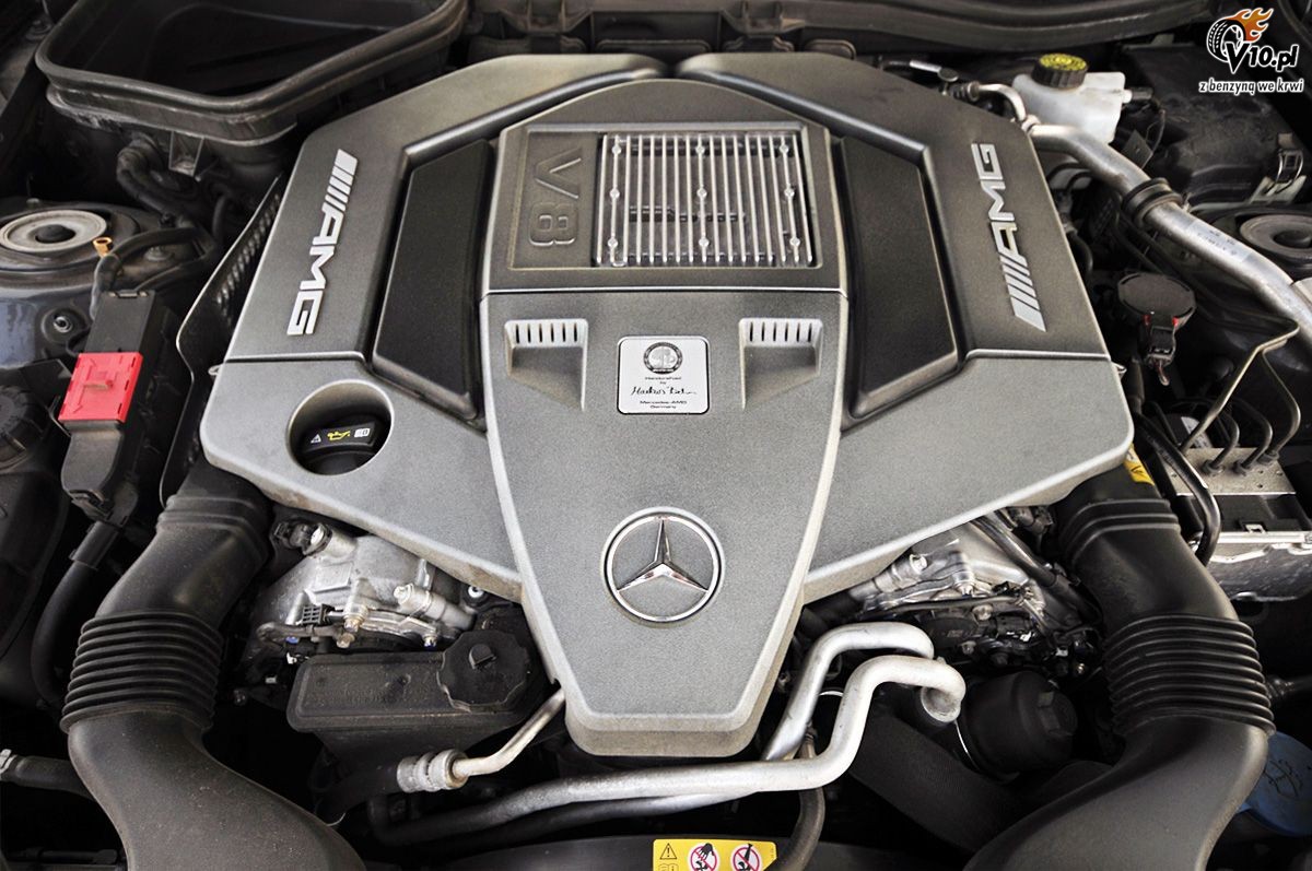 Ferrari California vs Mercedes-Benz SLK 55 AMG