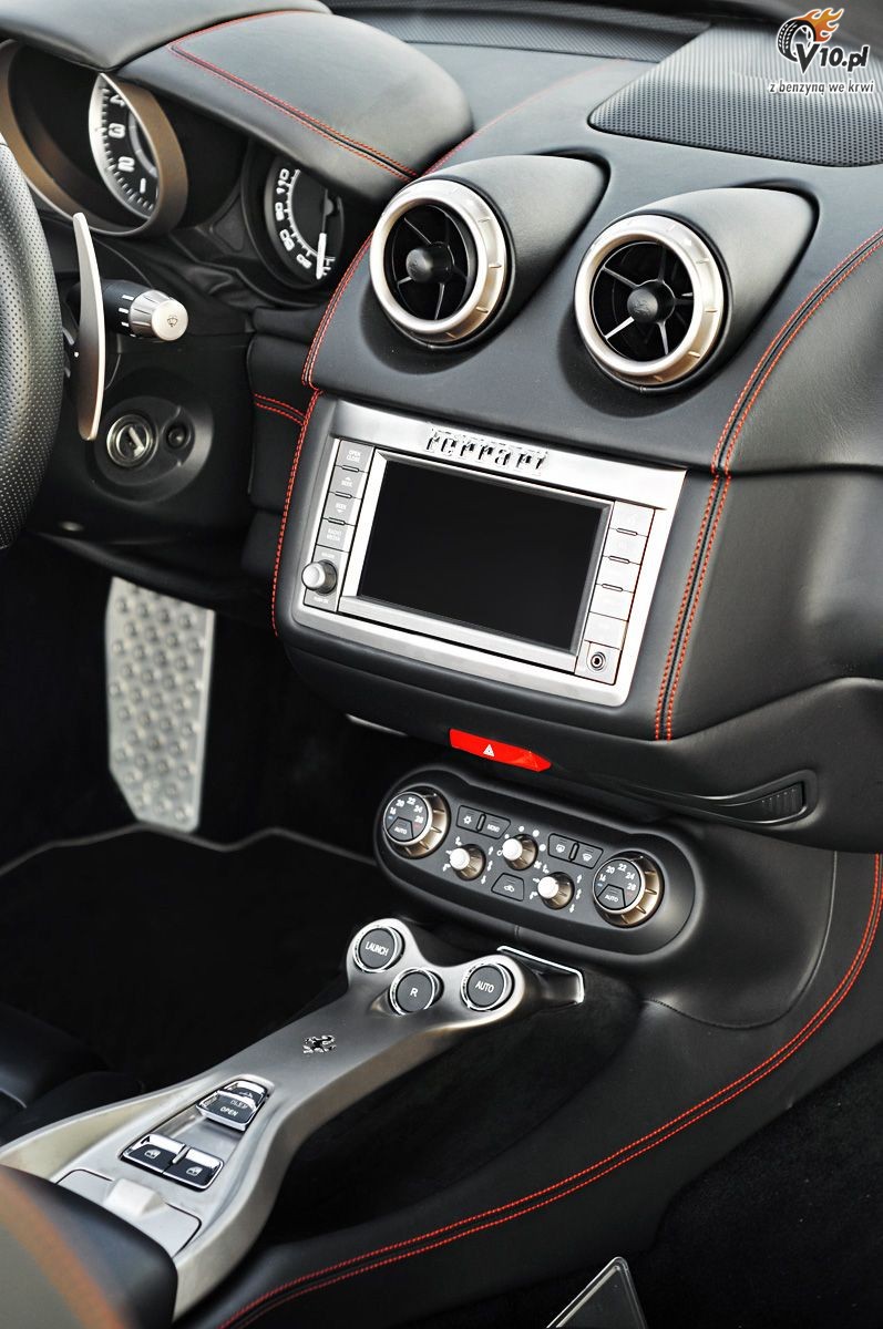 Ferrari California vs Mercedes-Benz SLK 55 AMG