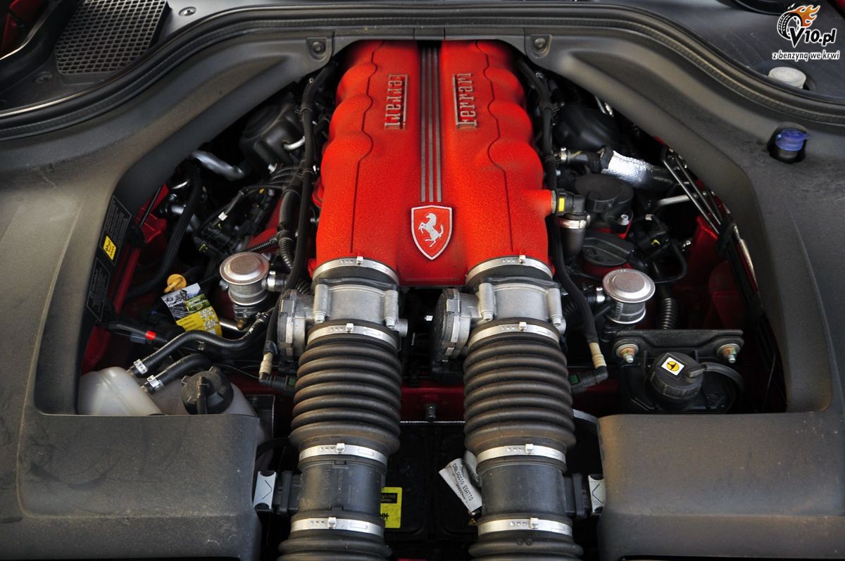 Ferrari California vs Mercedes-Benz SLK 55 AMG