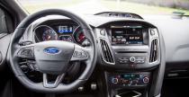 Audi RS 3 vs Ford Focus RS