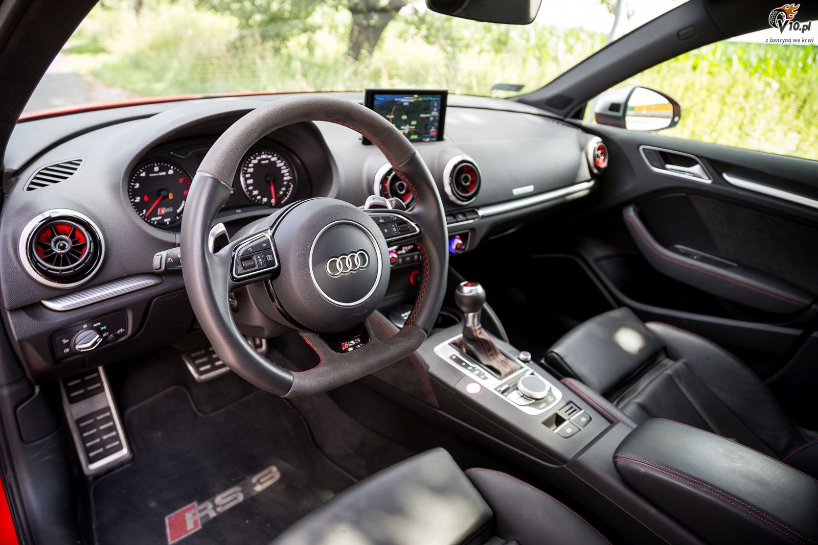 Audi RS 3 vs Ford Focus RS