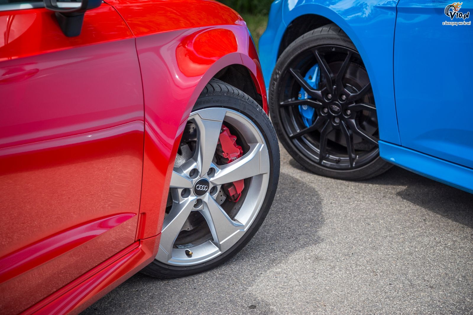 Audi RS 3 vs Ford Focus RS