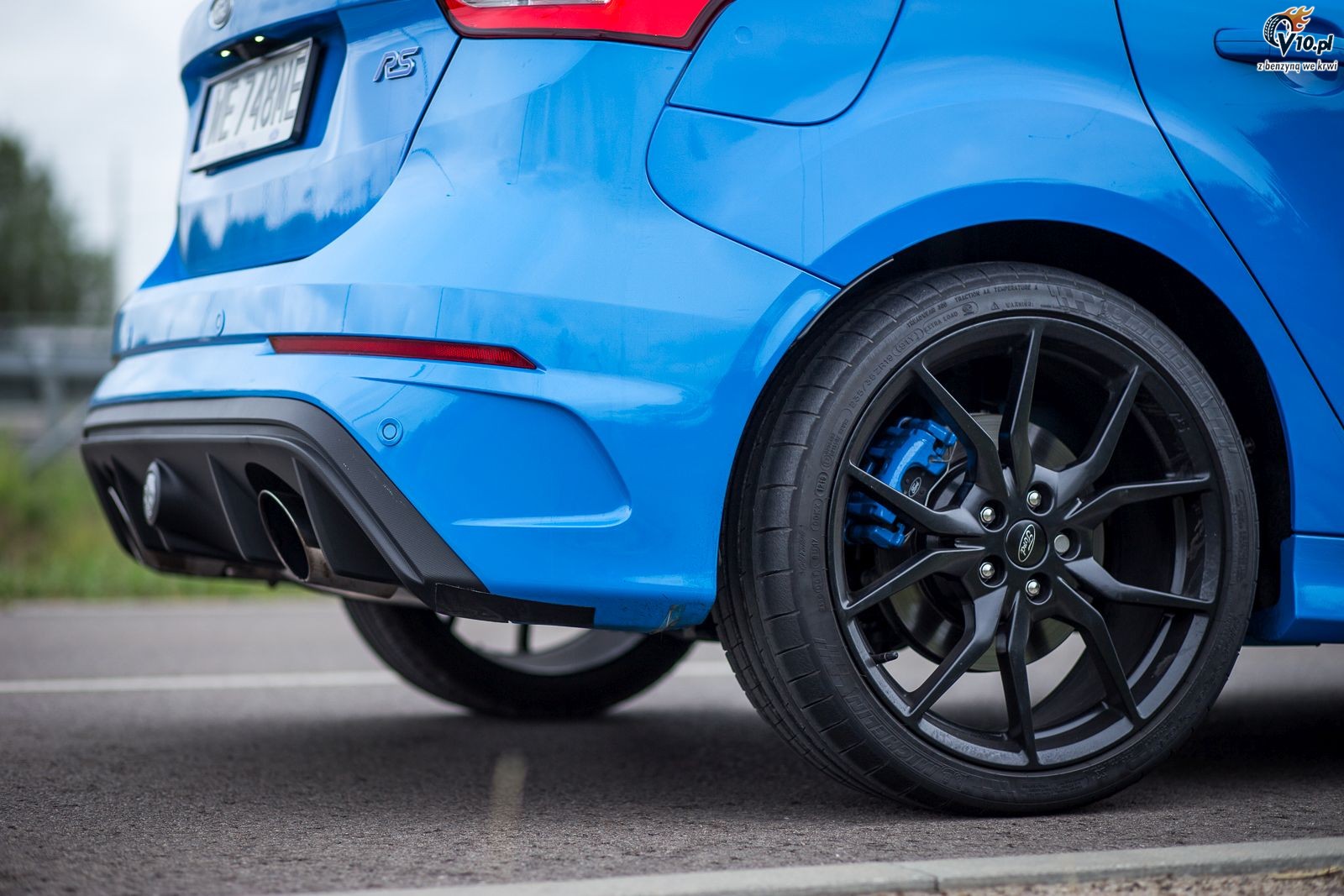 Audi RS 3 vs Ford Focus RS