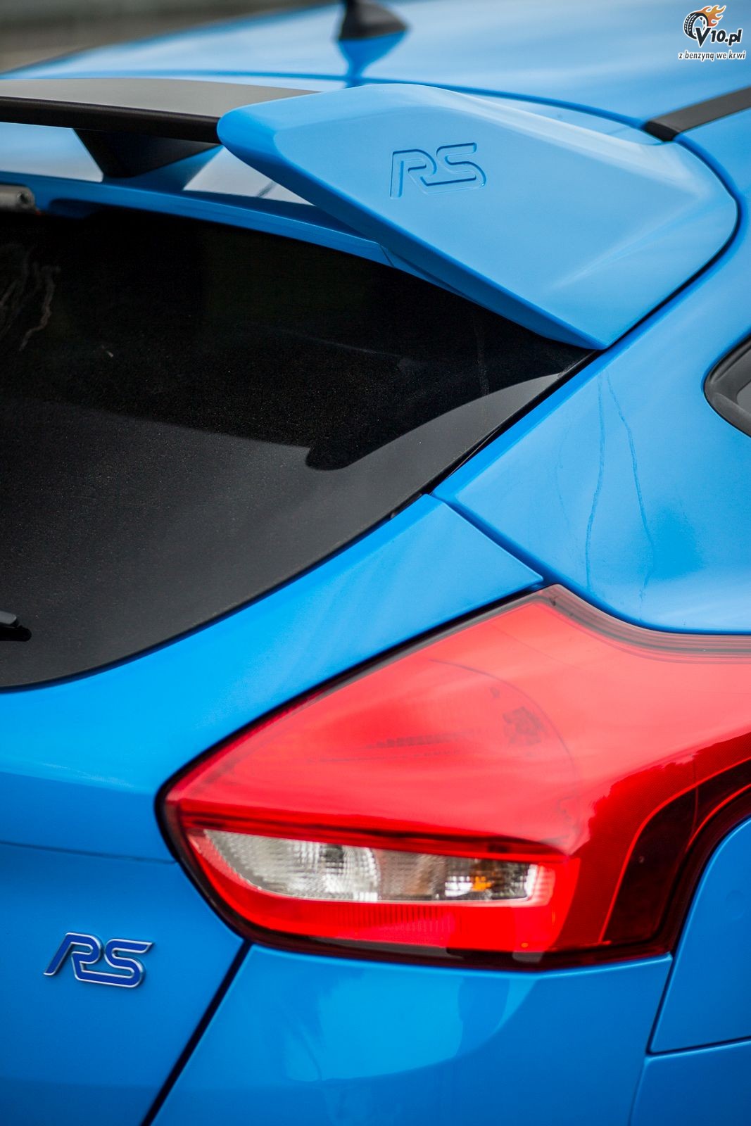 Audi RS 3 vs Ford Focus RS