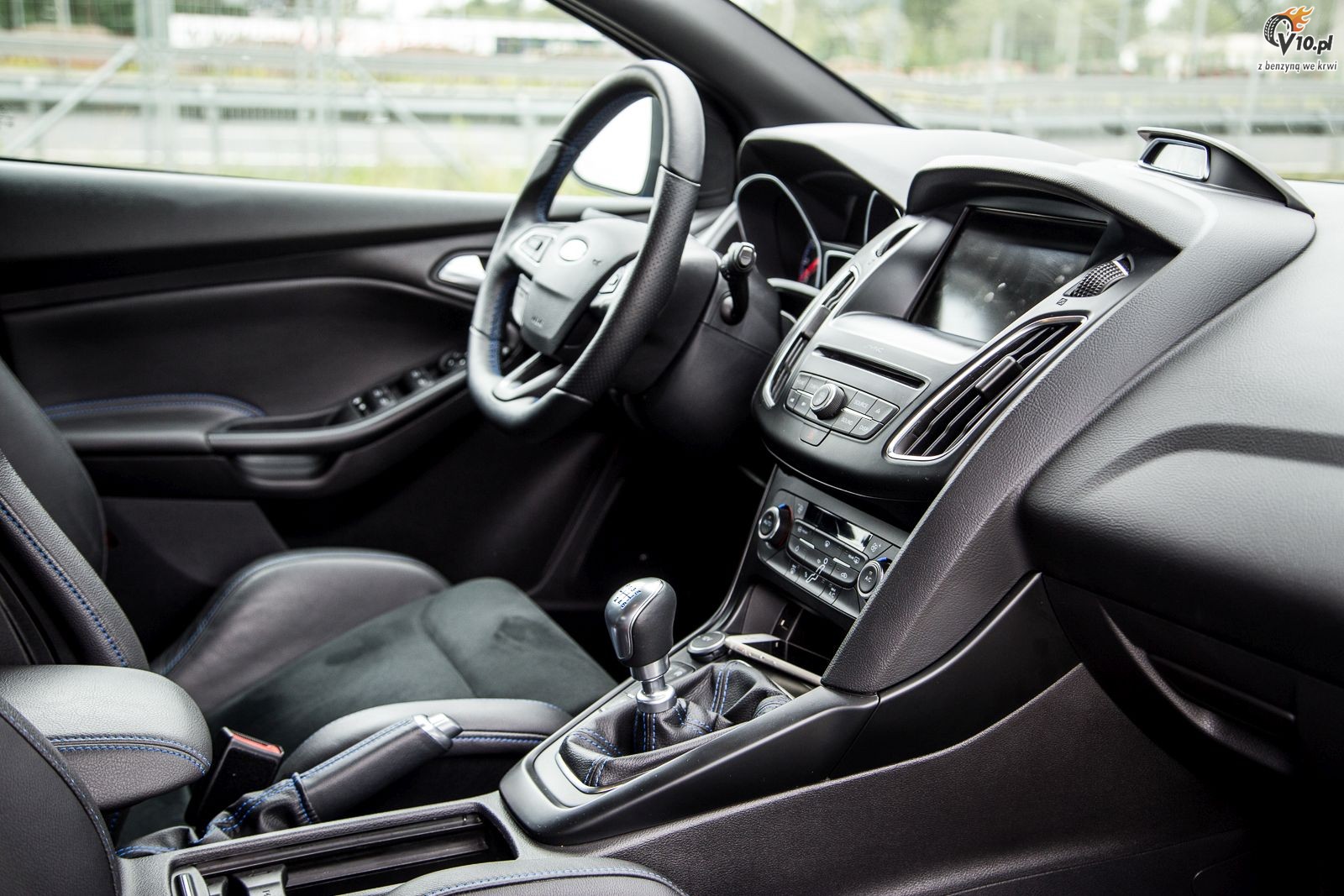 Audi RS 3 vs Ford Focus RS
