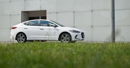 Hyundai Elantra 2016 - test