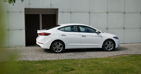 Hyundai Elantra 2016 - test