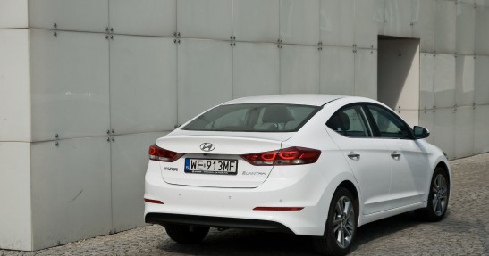 Hyundai Elantra 2016 - test