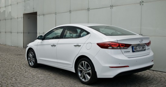 Hyundai Elantra 2016 - test
