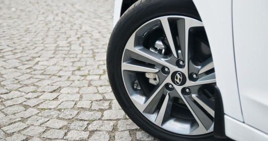 Hyundai Elantra 2016 - test