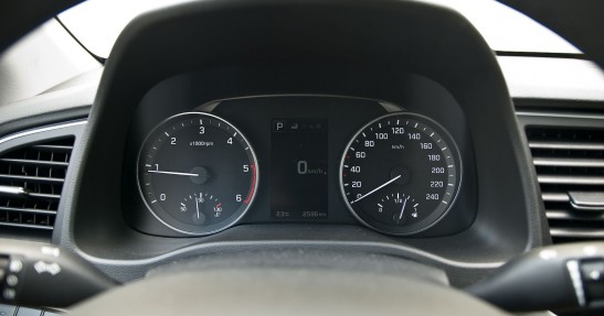 Hyundai Elantra 2016 - test