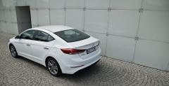 Hyundai Elantra 2016 - test