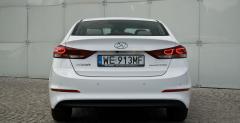 Hyundai Elantra 2016 - test