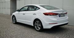 Hyundai Elantra 2016 - test