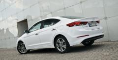 Hyundai Elantra 2016 - test