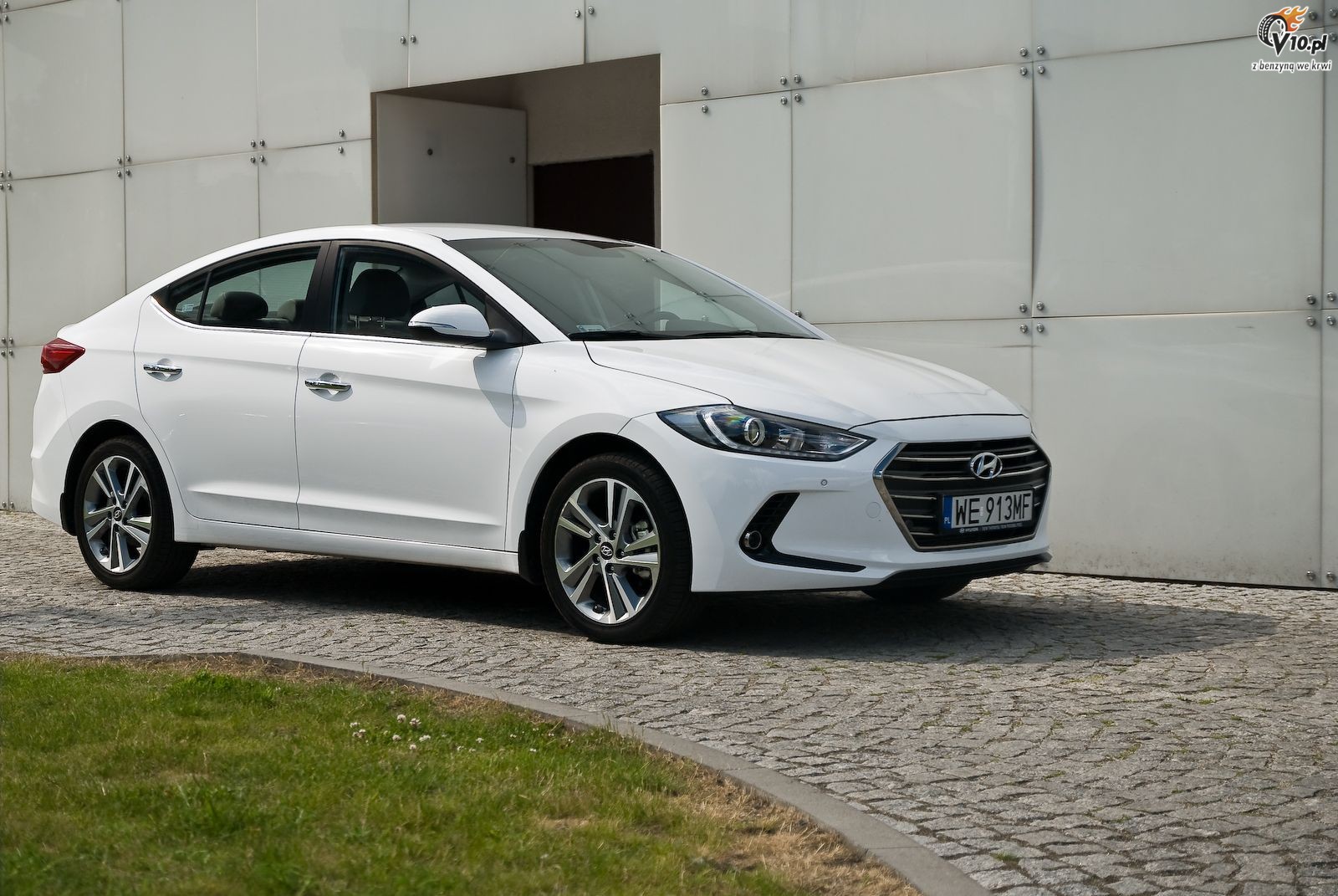 Hyundai Elantra 2016 - test