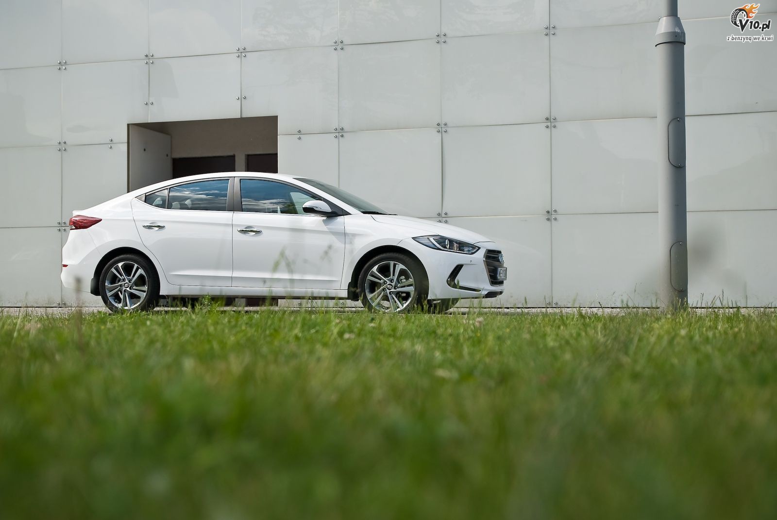 Hyundai Elantra 2016 - test