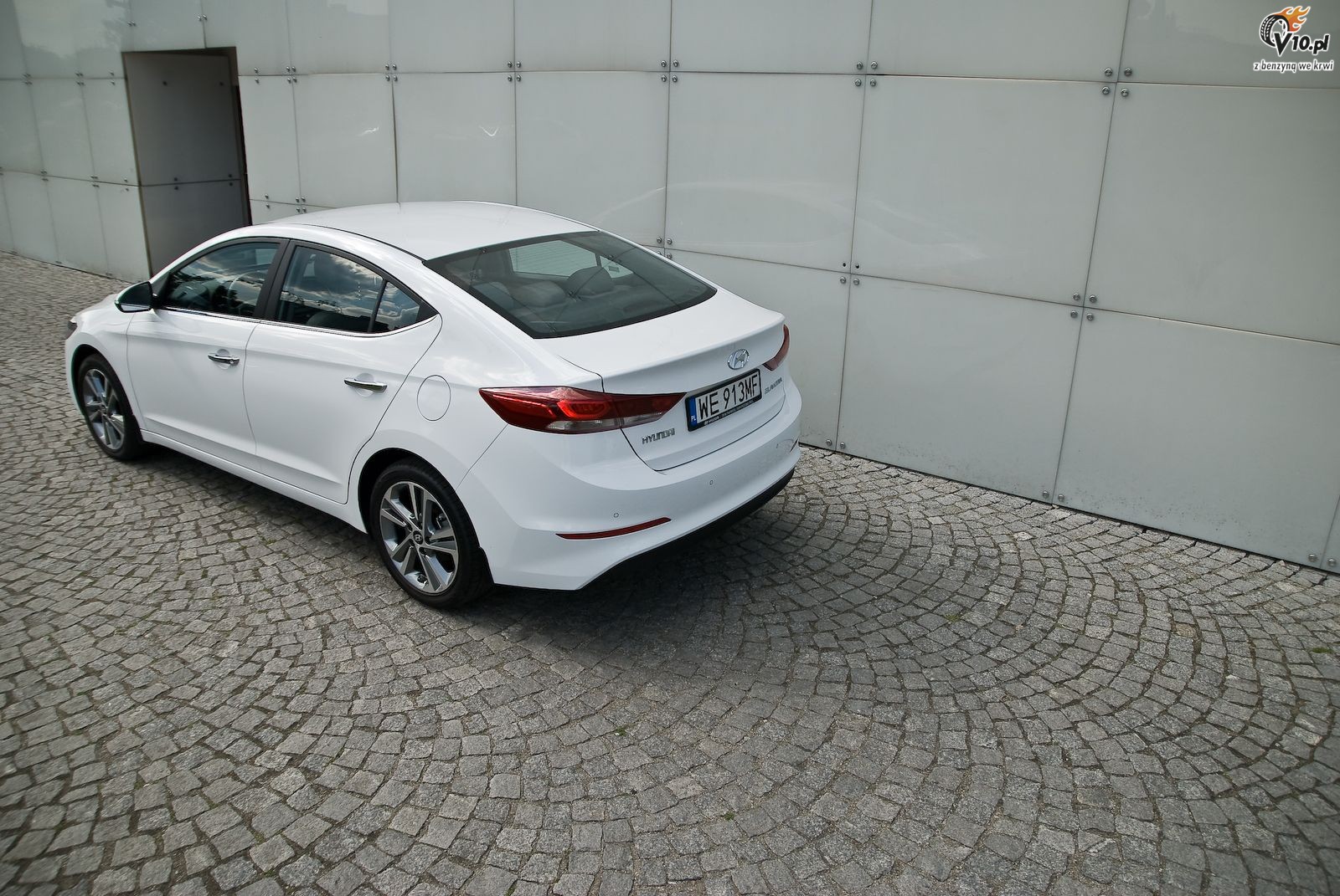 Hyundai Elantra 2016 - test