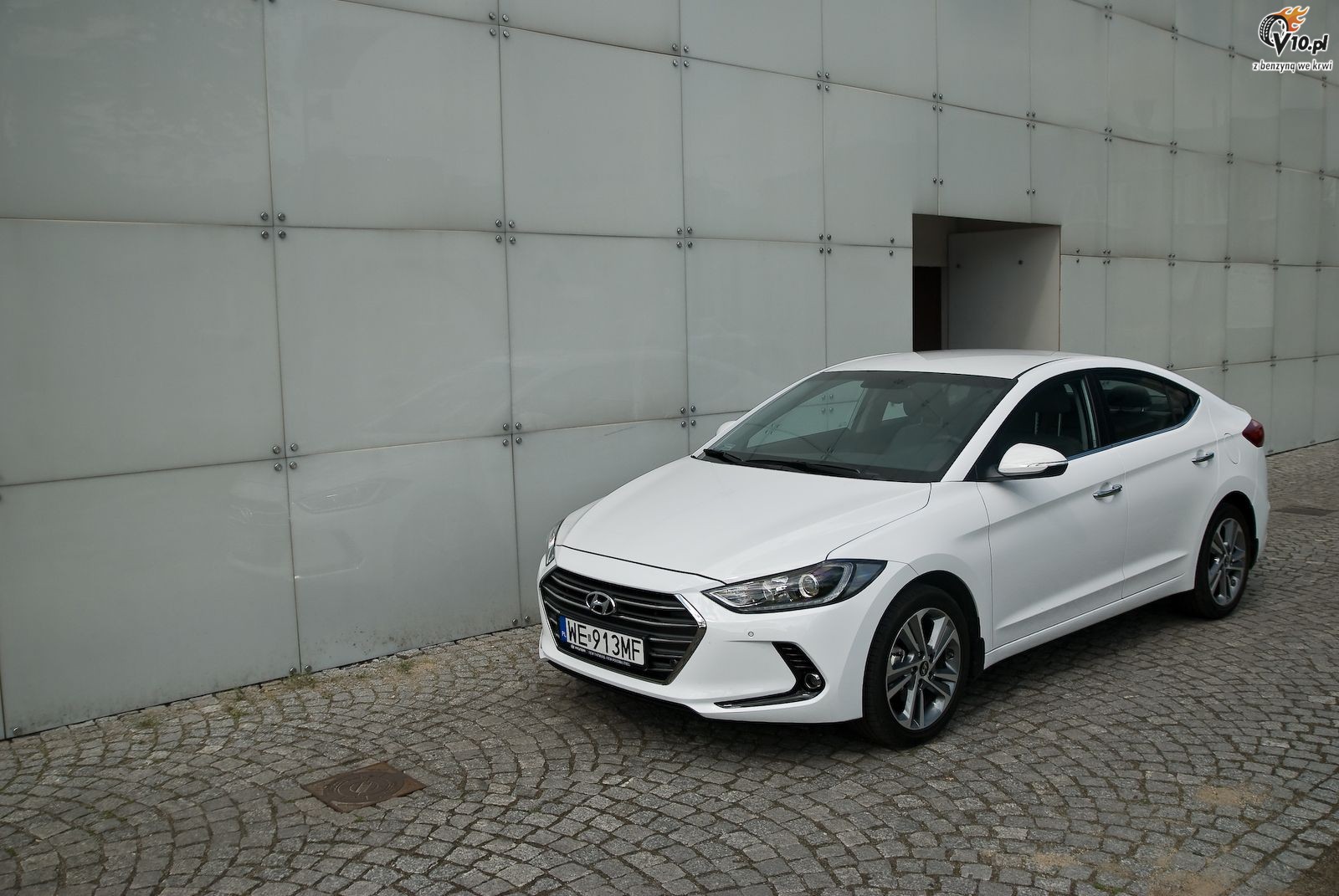 Hyundai Elantra 2016 - test