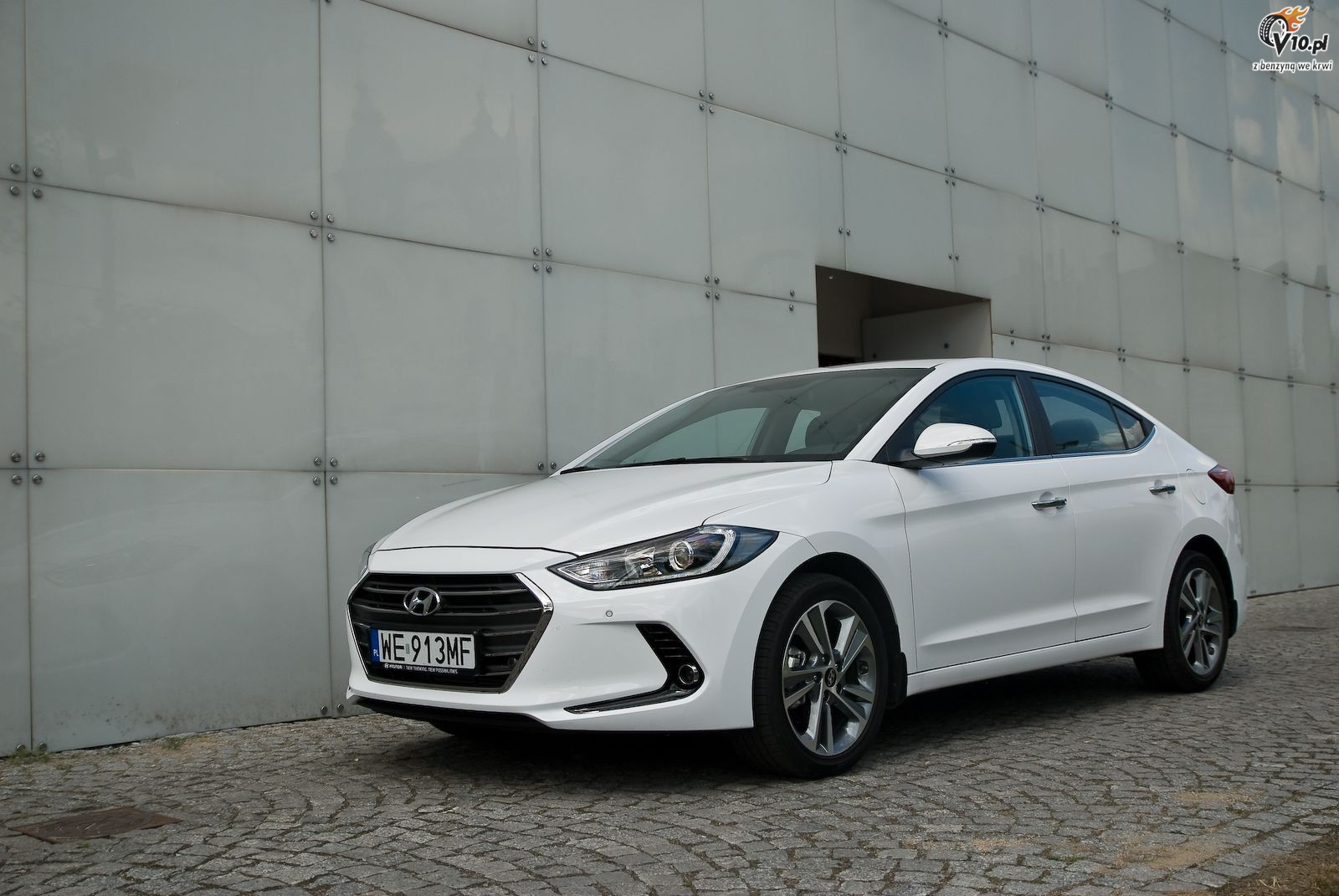 Hyundai Elantra 2016 - test