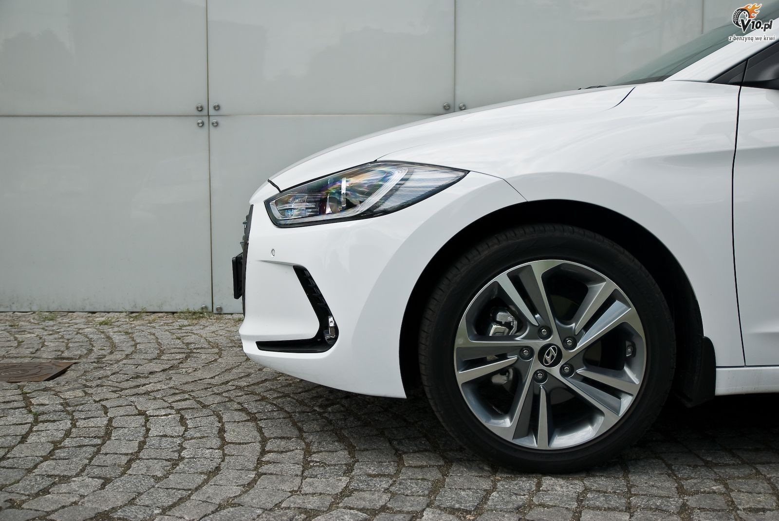 Hyundai Elantra 2016 - test