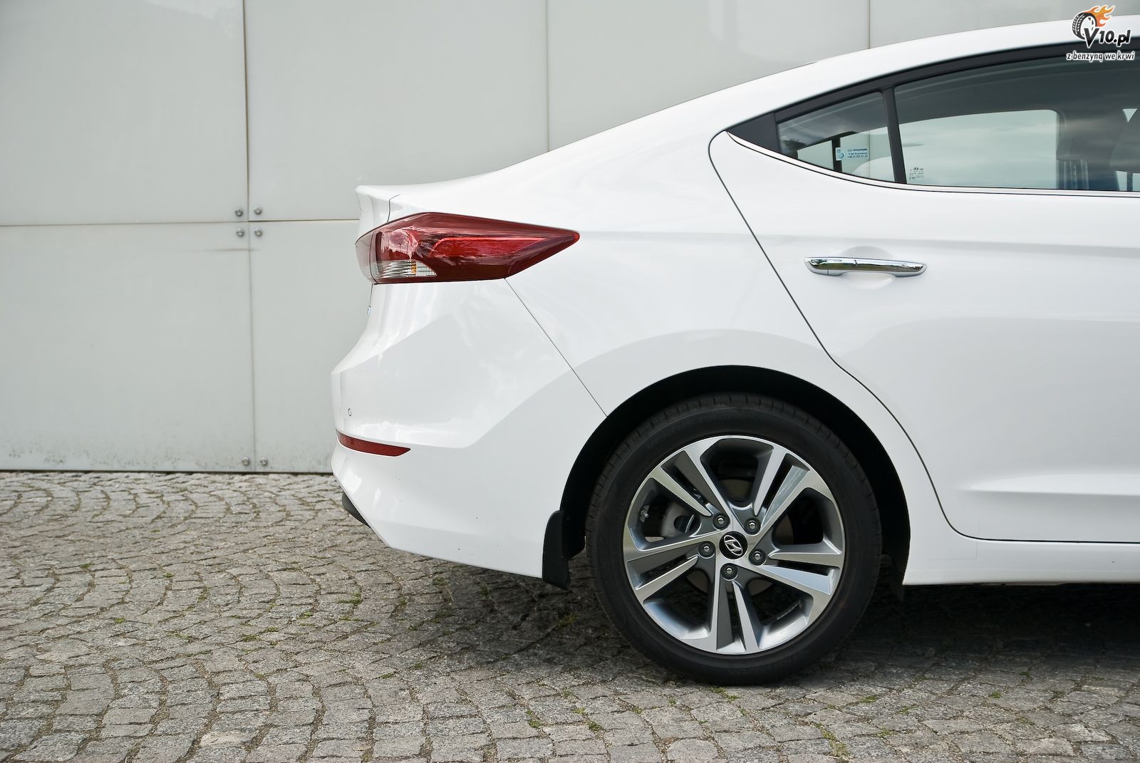 Hyundai Elantra 2016 - test