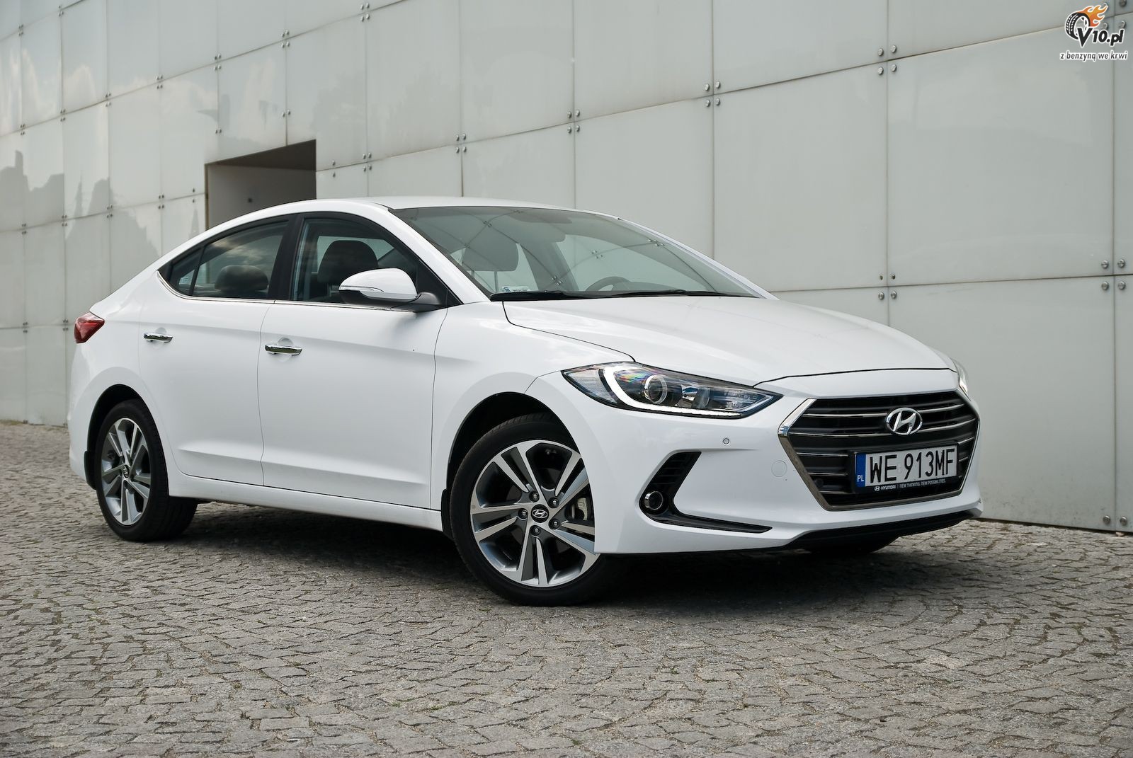 Hyundai Elantra 2016 - test