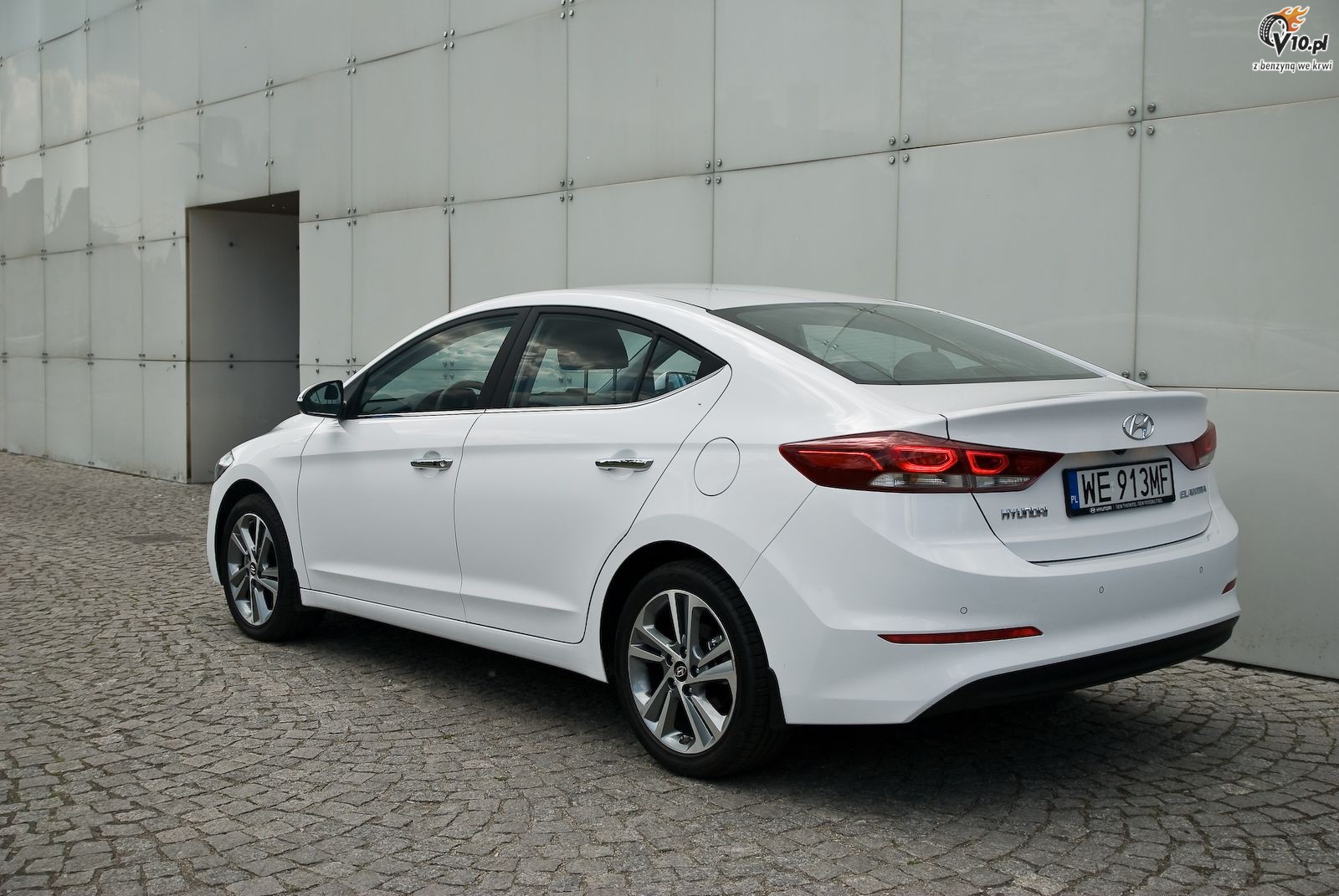 Hyundai Elantra 2016 - test