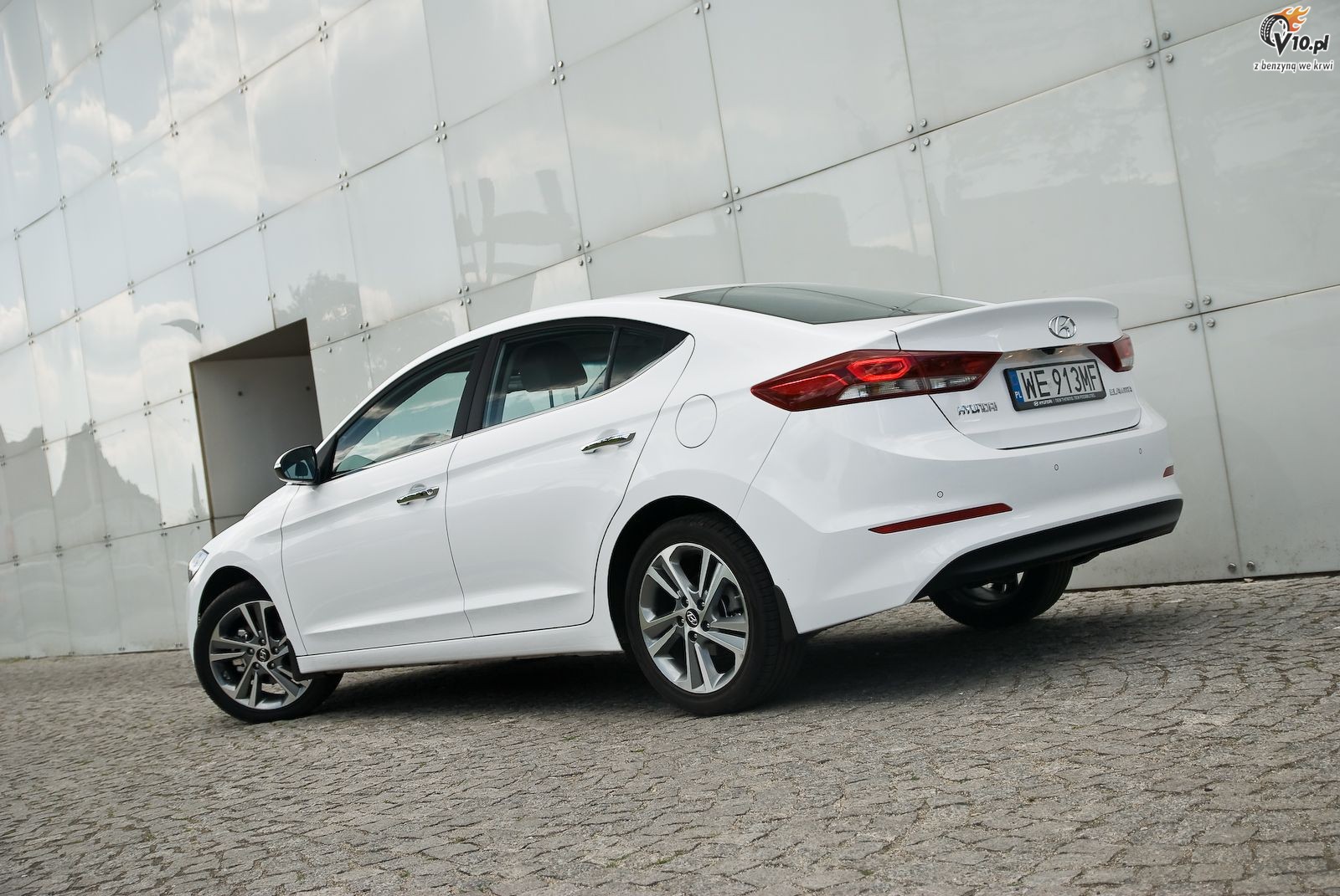 Hyundai Elantra 2016 - test
