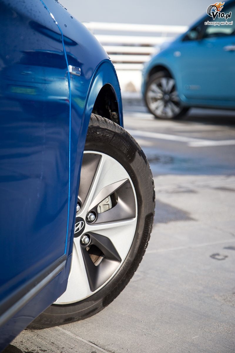 Nissan Leaf vs Hyundai Ioniq Electric
