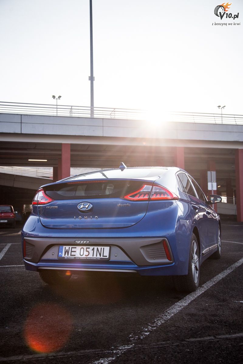 Nissan Leaf vs Hyundai Ioniq Electric