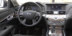 Infiniti M35h - test