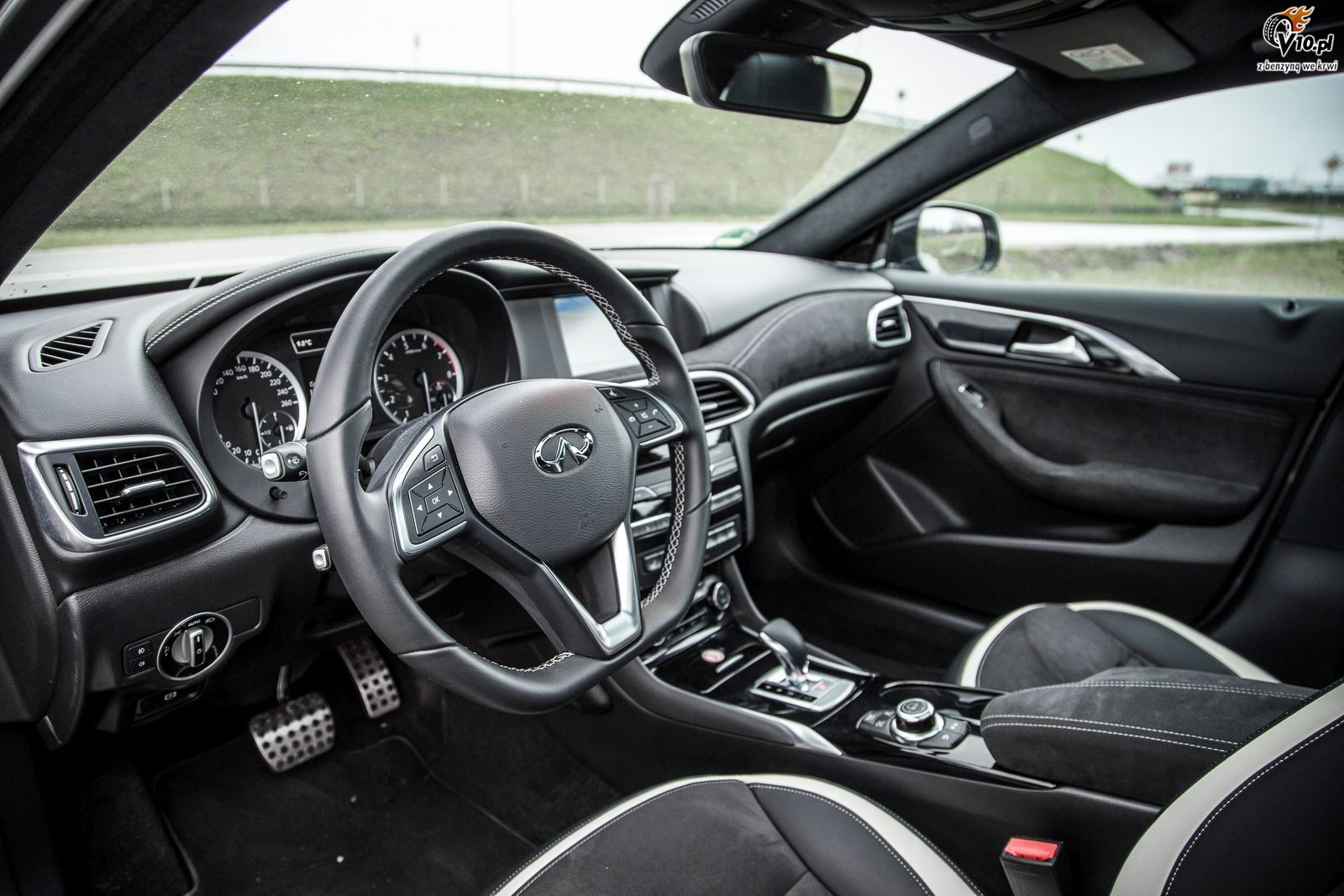 Inifiti Q30 Sport - test