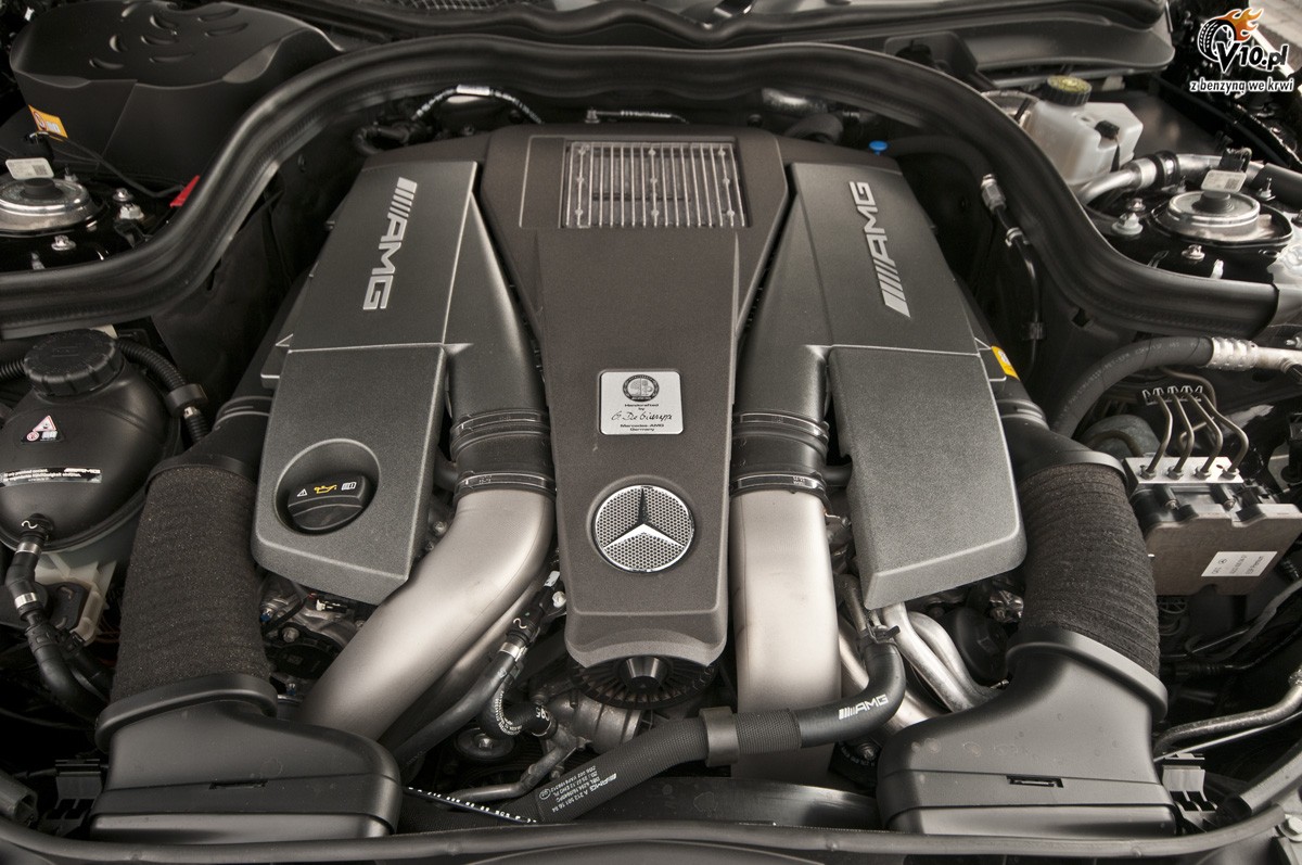 Audi RS 7 vs Mercedes-Benz E63 AMG S vs Maserati Quattroporte GTS