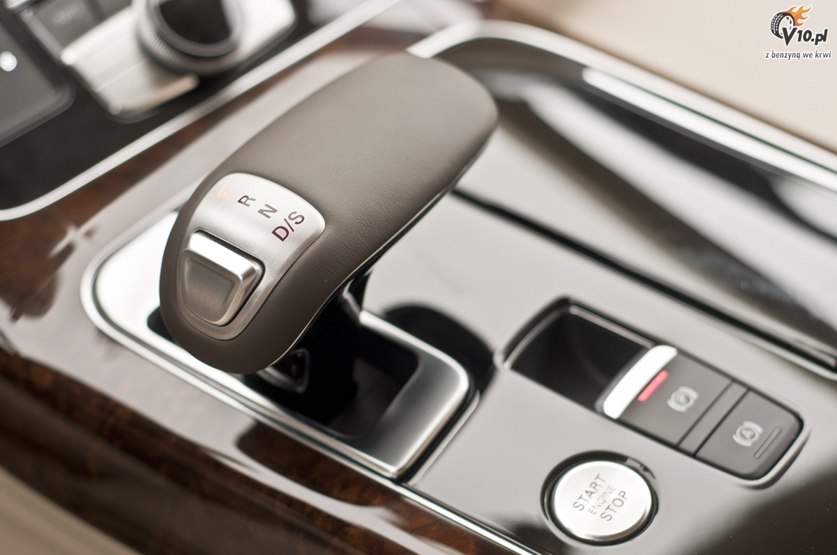 Mercedes S350 BlueTEC L vs Audi A8 L 4.2 TDI