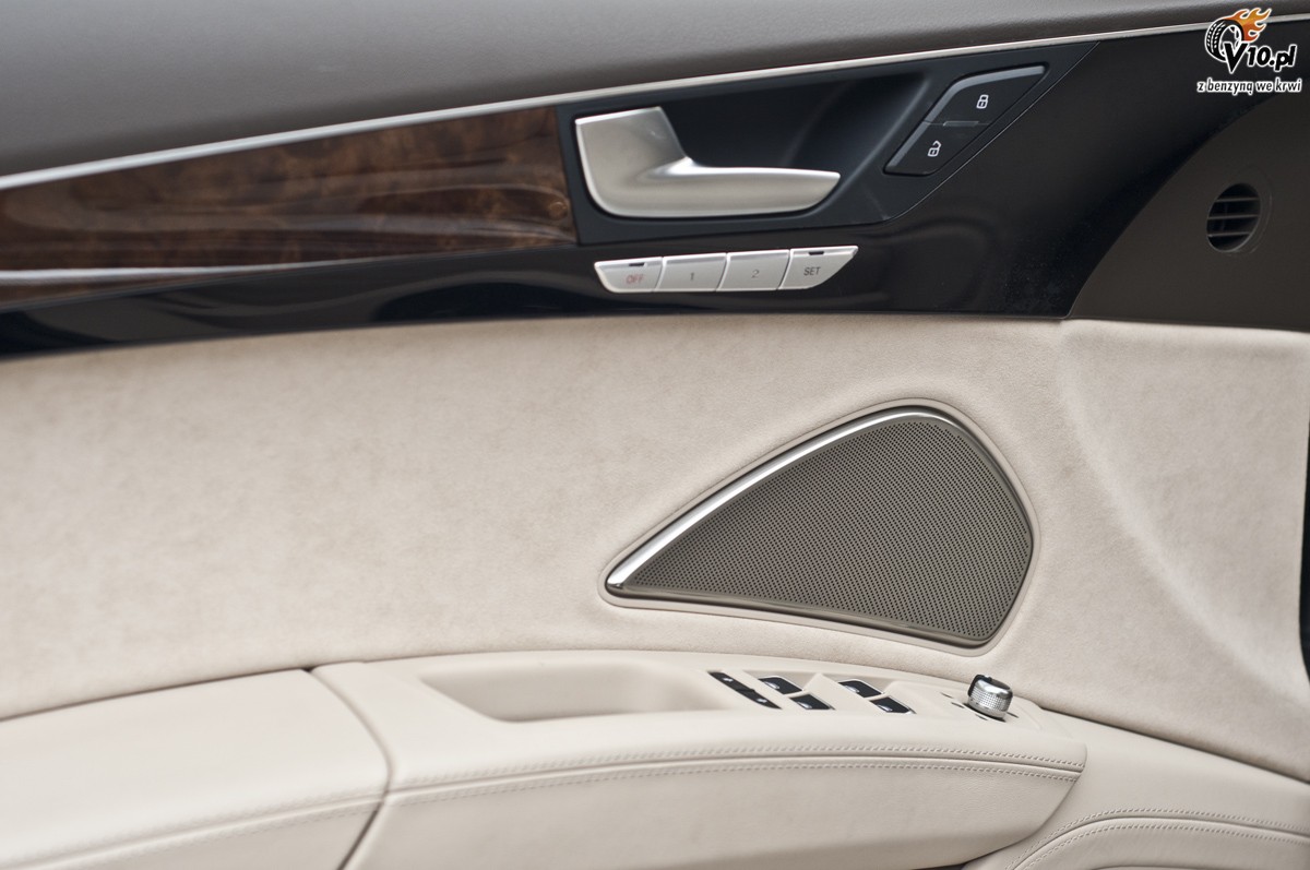 Mercedes S350 BlueTEC L vs Audi A8 L 4.2 TDI