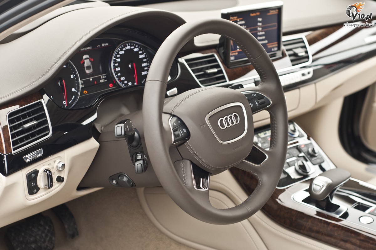 Mercedes S350 BlueTEC L vs Audi A8 L 4.2 TDI
