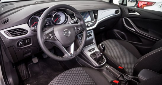 Jak skonfigurować Opla Astrę? - nasz poradnik