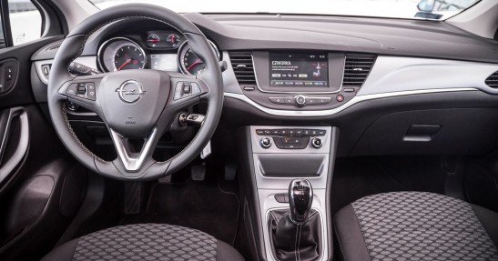 Jak skonfigurować Opla Astrę? - nasz poradnik