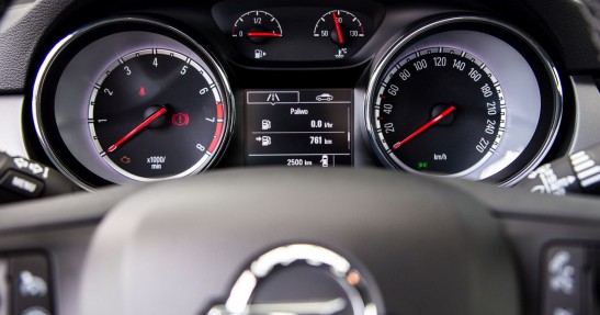 Jak skonfigurować Opla Astrę? - nasz poradnik