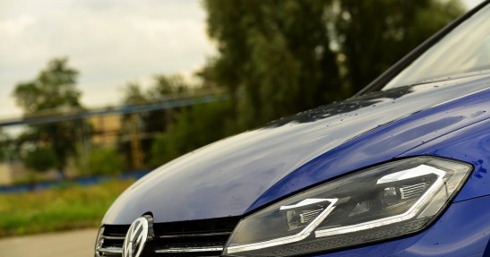 VW Golf R vs. Seat Leon Cupra - test
